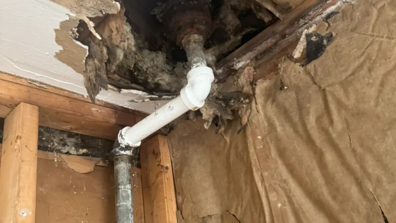 Room under construction, ceiling and piping