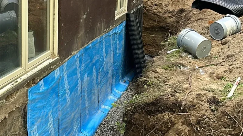 House under construction, outside